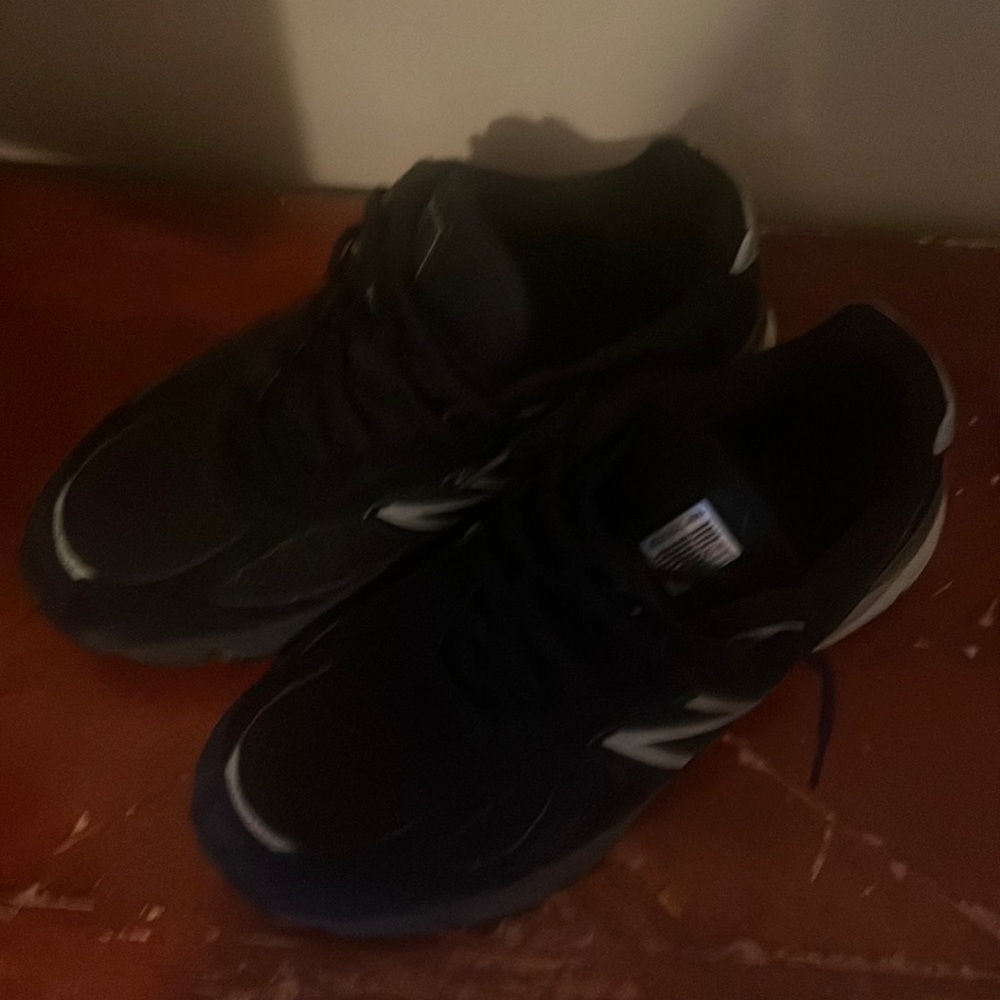 New Balance 990v5 mens black and silver
